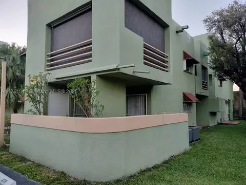 11183 NW 7th St #106, Miami, FL 33172