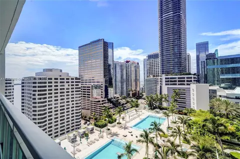 950 Brickell Bay Dr #1705, Miami, FL 33131