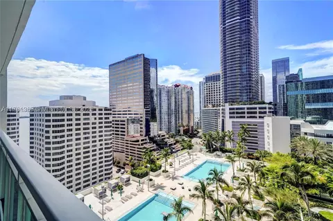 950 Brickell Bay Dr #1705, Miami, FL 33131