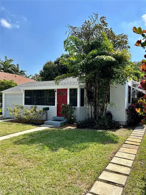 1616 Dewey St, Hollywood, FL 33020