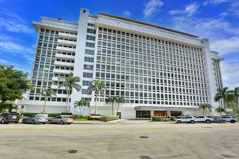700 Biltmore Way #1005, Coral Gables, FL 33134
