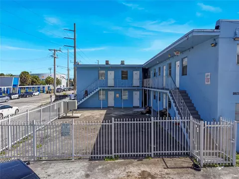 1190 NW 67th St, Miami, FL 33150