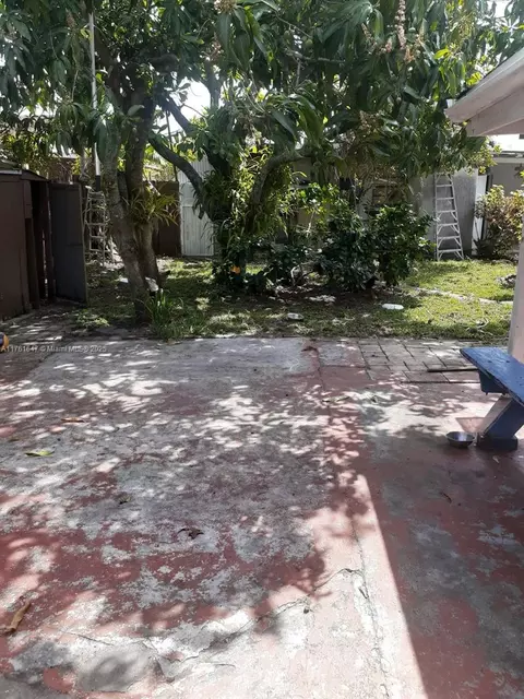 625 E 28th St, Hialeah, FL 33013 photo 7
