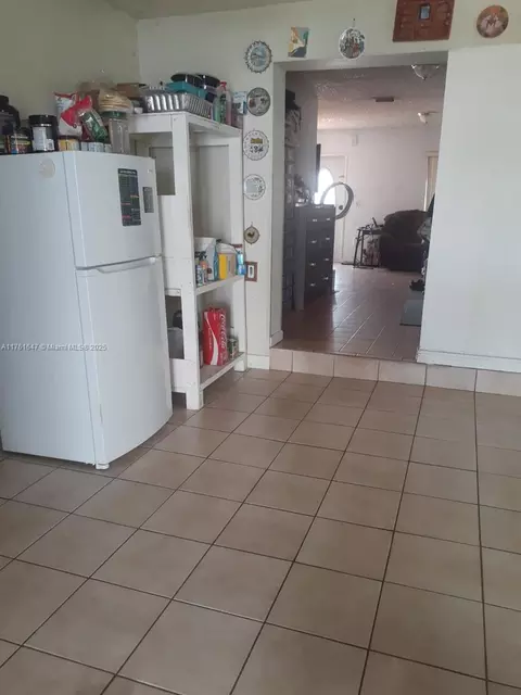 625 E 28th St, Hialeah, FL 33013 photo 8