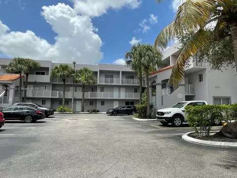 2750 W 76th St #201, Hialeah, FL 33016