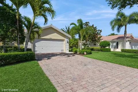 8163 Montserrat Pl, Wellington, FL 33414