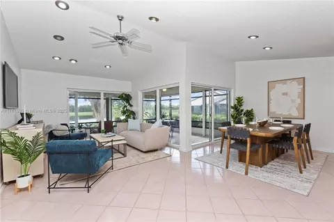 5602 E Parkwalk Cir E #0, Boynton Beach, FL 33472