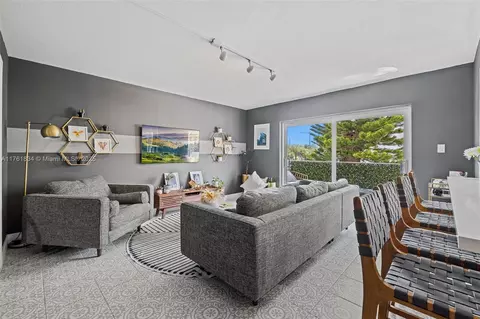 1300 Alton Rd #2C, Miami Beach, FL 33139