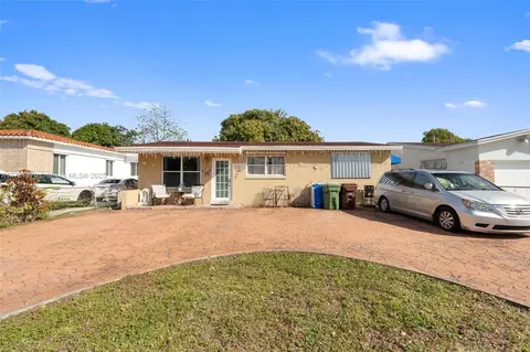 165 E 18th St, Hialeah, FL 33010