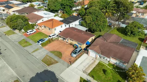 View/Area - 165 E 18th St, Hialeah, FL 33010 photo 9 of 12