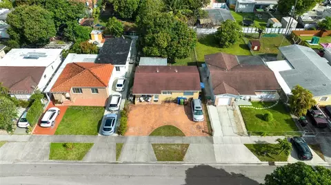 View/Area - 165 E 18th St, Hialeah, FL 33010 photo 11 of 12