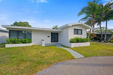 1321 NE 173rd St, North Miami Beach, FL 33162