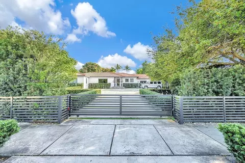 1098 Hunting Lodge Dr, Miami Springs, FL 33166
