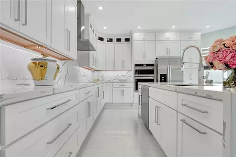 Kitchen - 6543 SW 162 Path, Miami, FL 33193 photo 3 of 5