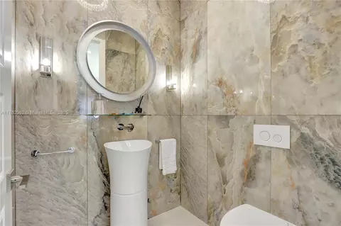 Bath - 6543 SW 162 Path, Miami, FL 33193 photo 4 of 7
