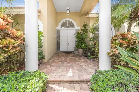 Entry Way - 2943 Oakbrook Dr, Weston, FL 33332 photo 1 of 4