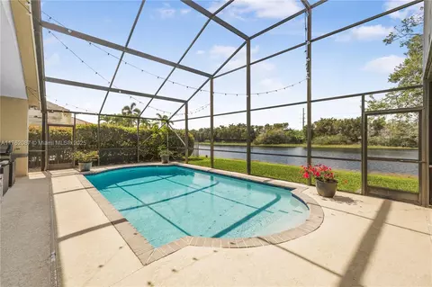 Exterior - 2943 Oakbrook Dr, Weston, FL 33332 photo 4 of 4