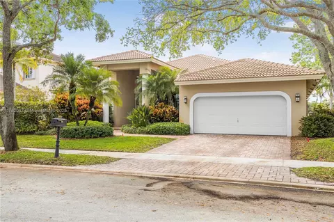 Exterior - 2943 Oakbrook Dr, Weston, FL 33332 photo 1 of 4