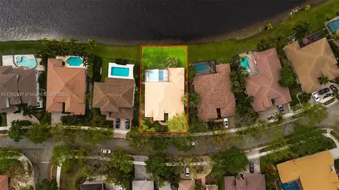 View/Area - 2943 Oakbrook Dr, Weston, FL 33332 photo 2 of 8