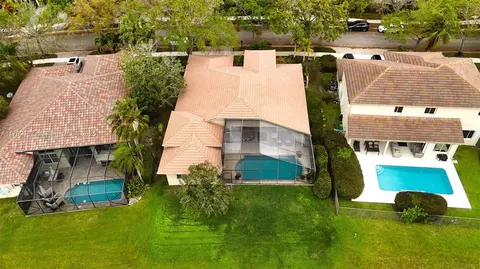 View/Area - 2943 Oakbrook Dr, Weston, FL 33332 photo 3 of 8