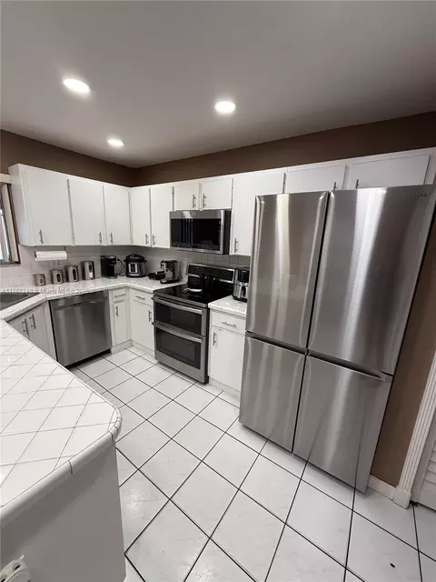 Undisclosed, Hialeah, FL 33018 photo 13