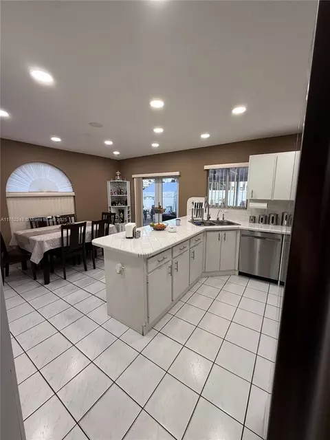 Undisclosed, Hialeah, FL 33018 photo 7