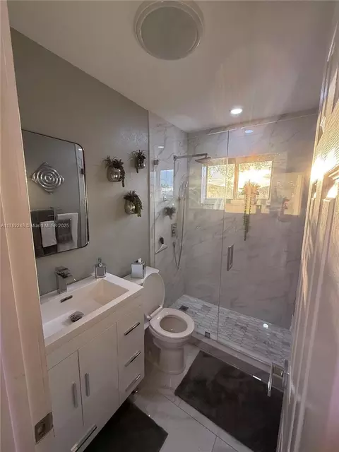 Undisclosed, Hialeah, FL 33018 photo 2