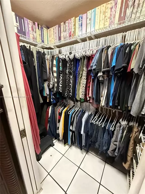 Undisclosed, Hialeah, FL 33018 photo 4