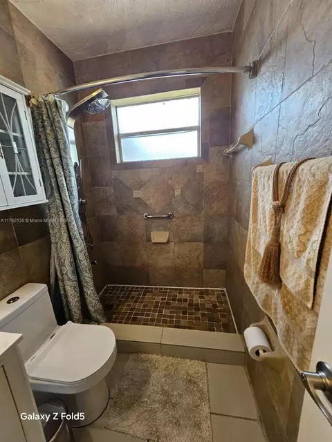 Bath - 653 E 43rd St, Hialeah, FL 33013 photo 1 of 2