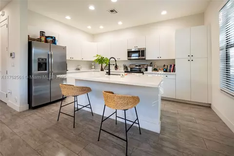 111 NW 209th Trl #111, Pembroke Pines, FL 33029