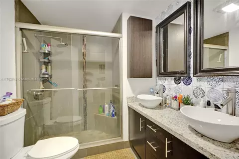 Bath - 3355 W 68th St Unit #120, Hialeah, FL 33018 photo 2 of 2