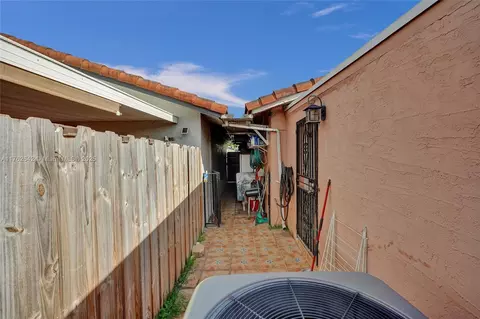 Exterior - 3355 W 68th St Unit #120, Hialeah, FL 33018 photo 2 of 2