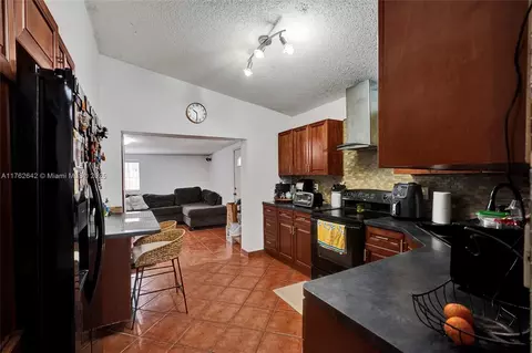 Other - 3355 W 68th St Unit #120, Hialeah, FL 33018 photo 3 of 8