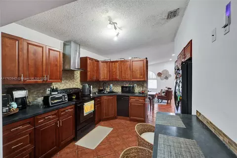 Kitchen - 3355 W 68th St Unit #120, Hialeah, FL 33018 photo 2 of 3
