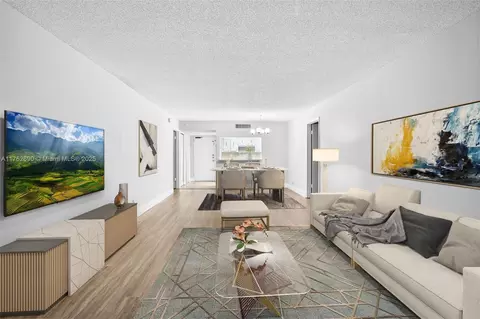 140 Lakeview Dr #304, Weston, FL 33326