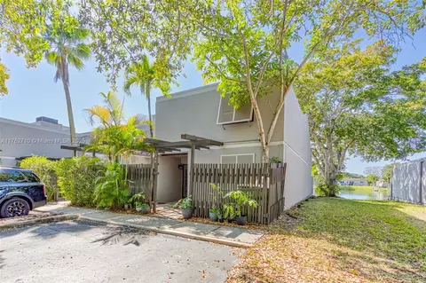 1548 NW 113th Way, Pembroke Pines, FL 33026