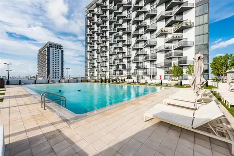 5252 NW 85th Ave #511, Doral, FL 33166