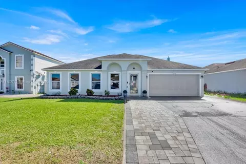 335 Ashford Dr, Davenport, FL 33837