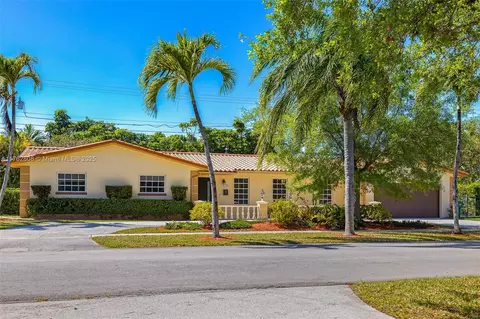 8470 SW 86th Ct, Miami, FL 33143