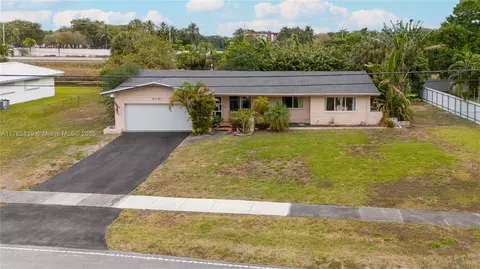 5791 Pine Ter, Plantation, FL 33317