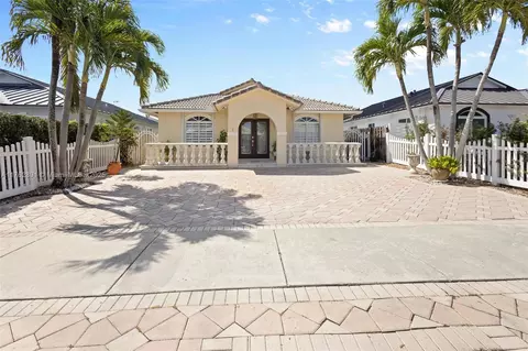 10038 NW 127th Ter, Hialeah Gardens, FL 33018