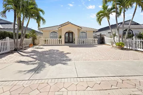 10038 NW 127th Ter, Hialeah Gardens, FL 33018
