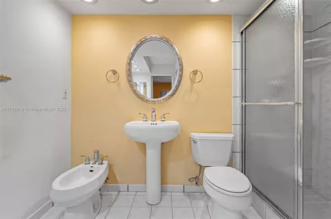 Bath - 8564 SW 114th Ct #8564, Miami, FL 33173 photo 3 of 4