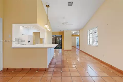 Living - 8564 SW 114th Ct #8564, Miami, FL 33173 photo 3 of 9