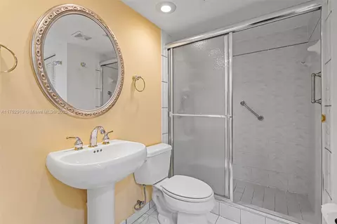 Bath - 8564 SW 114th Ct #8564, Miami, FL 33173 photo 4 of 4