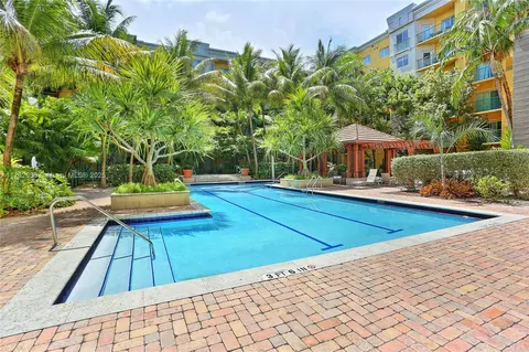 6001 SW 70th St #447, South Miami, FL 33143