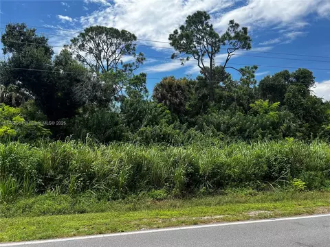 1813 Corbett Rd, Cape Coral, FL 33909