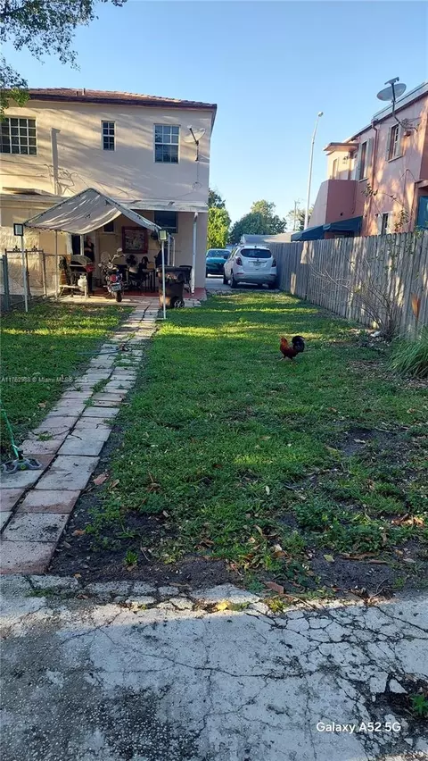 Undisclosed, Hialeah, FL 33010 photo 2
