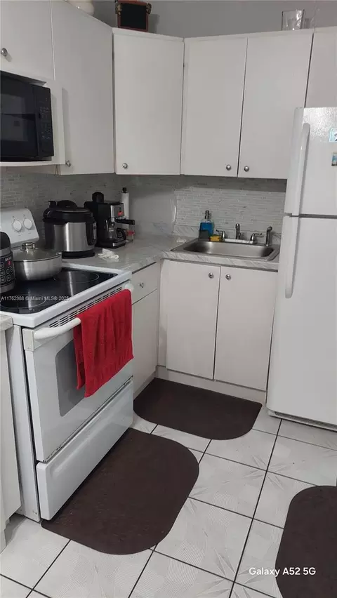 Undisclosed, Hialeah, FL 33010 photo 8