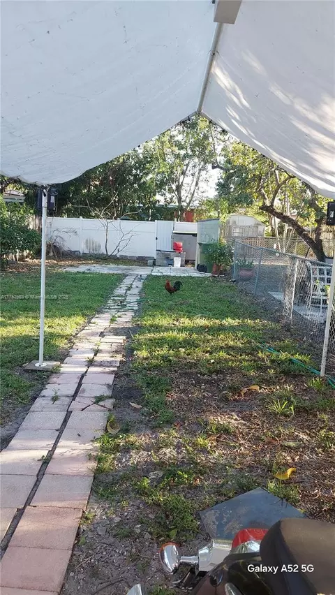 Undisclosed, Hialeah, FL 33010 photo 3